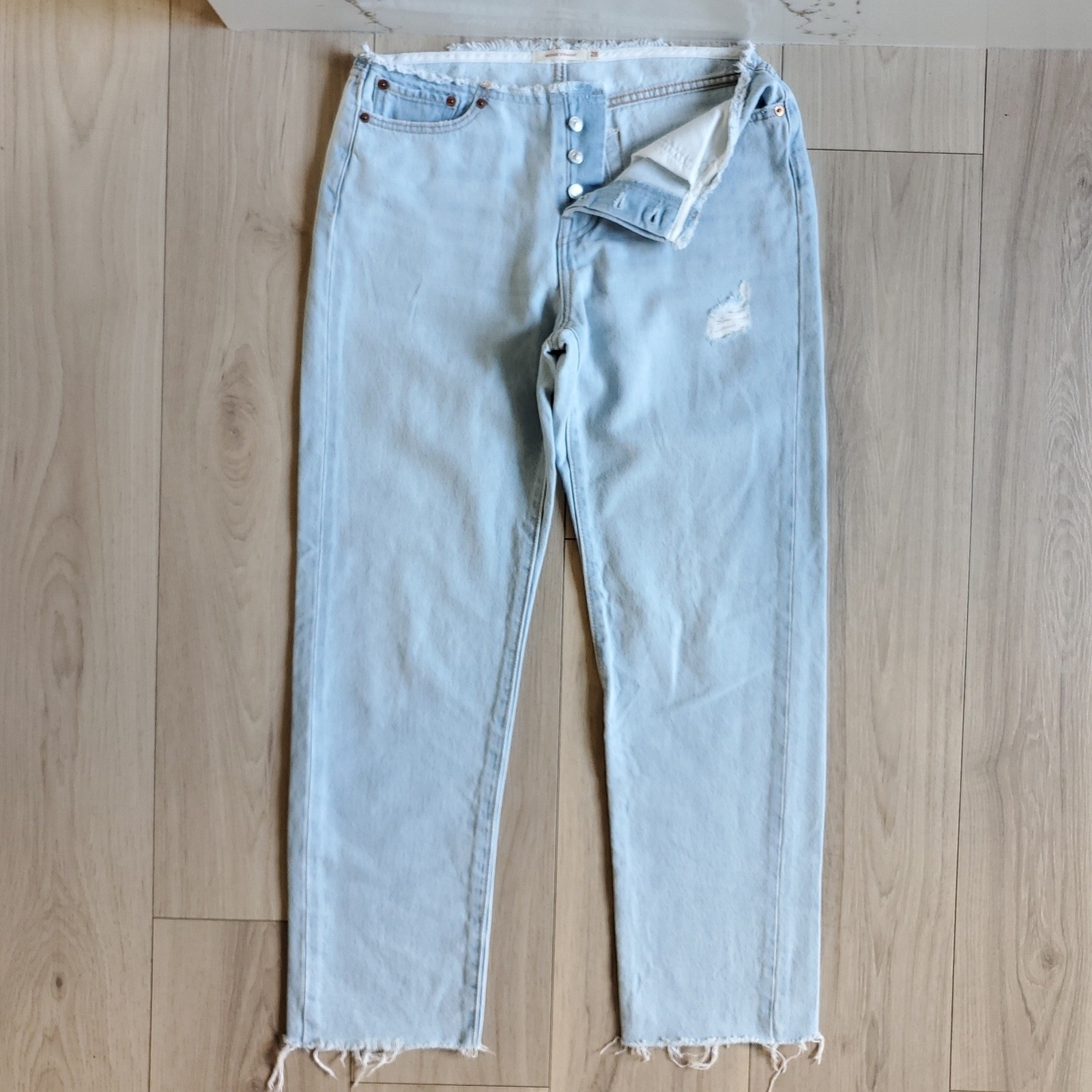 Levis Jeans Womens 28 Blue Wedgie Straight High Rise Button Fly Light Wash Denim